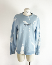 Lade das Bild in den Galerie-Viewer, Bestickter tie-dye Sweater