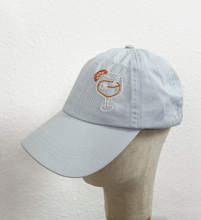 Lade das Bild in den Galerie-Viewer, Handbestickte Cap Aperoli