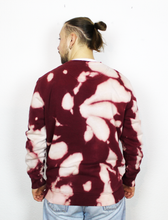 Lade das Bild in den Galerie-Viewer, Bestickter tie-dye Sweater