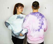 Lade das Bild in den Galerie-Viewer, batik oversize Sweater bunt
