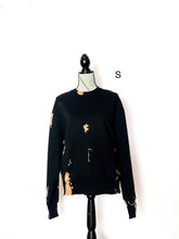 Lade das Bild in den Galerie-Viewer, batik oversize Sweater schwarz