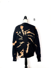 Lade das Bild in den Galerie-Viewer, batik oversize Sweater schwarz