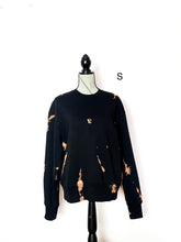 Lade das Bild in den Galerie-Viewer, batik oversize Sweater schwarz