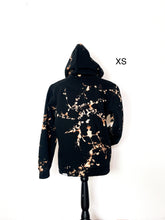 Lade das Bild in den Galerie-Viewer, Tie Dye Hoodie schwarz