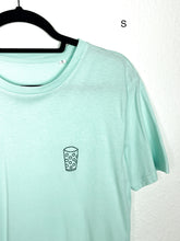 Lade das Bild in den Galerie-Viewer, Handbesticktes Dubbeglas Bio-Baumwollshirt