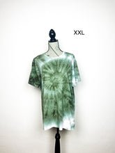 Lade das Bild in den Galerie-Viewer, SALE batik Bio-Baumwolle Shirt