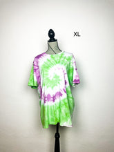 Lade das Bild in den Galerie-Viewer, SALE batik Bio-Baumwolle Shirt