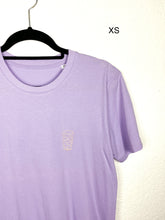 Lade das Bild in den Galerie-Viewer, Handbesticktes Dubbeglas Bio-Baumwollshirt