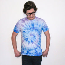 Lade das Bild in den Galerie-Viewer, SALE batik Bio-Baumwolle Shirt