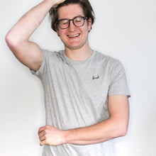 Lade das Bild in den Galerie-Viewer, Handbesticktes Bio-Baumwollshirt grau